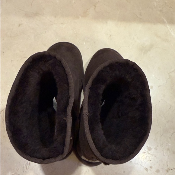 UGG Dark Brown Shearling Boots (BRAND NEW) - Picture 6 of 6
